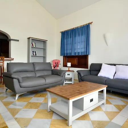 Private With Pool Faro Park Vila *
